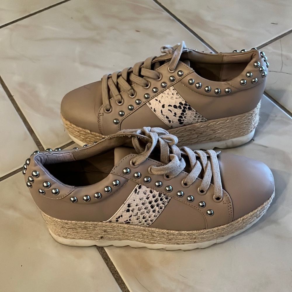Platform sneakers